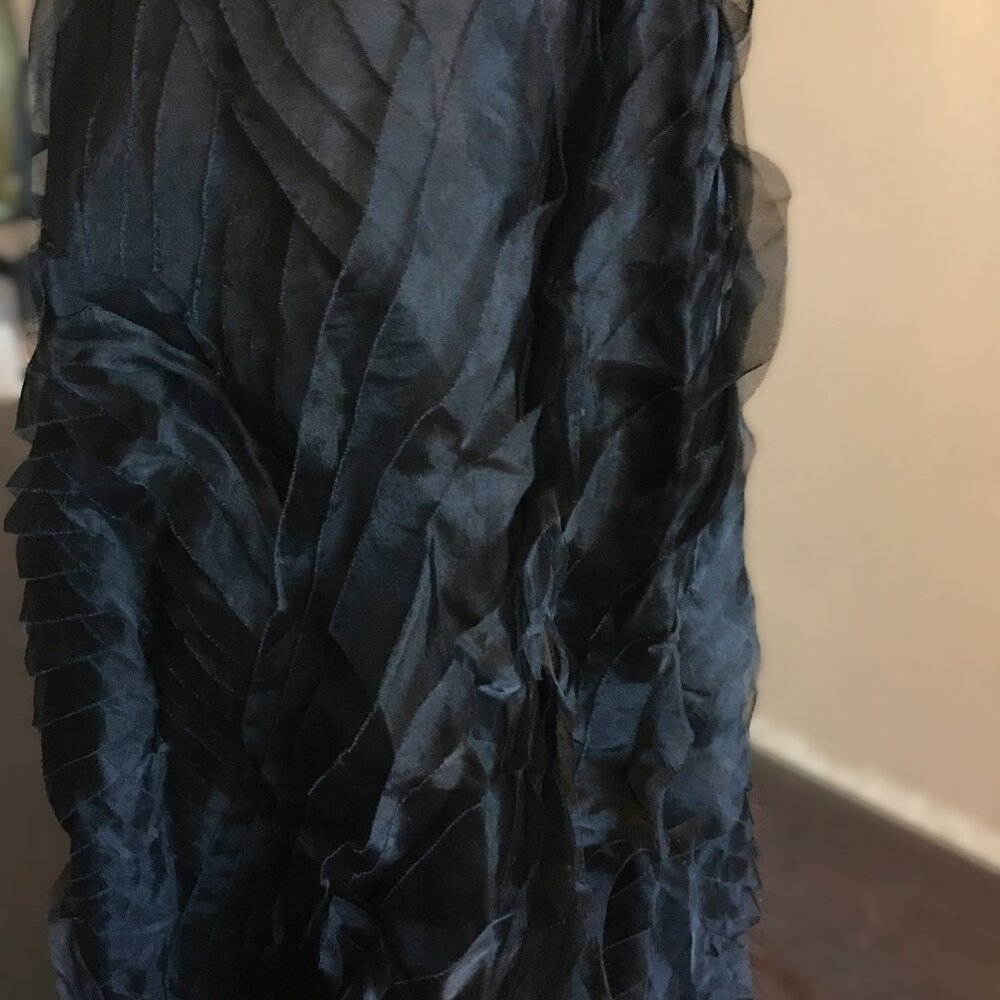 BCBG MAX AZRIA "Marisa" Long Layered Silk Organza Gown in Black - Size 0 - Picture 7 of 16